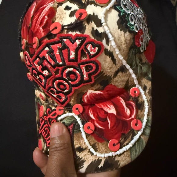 Betty Boop Red Floral Leopard Print Hat - Picture 1 of 3